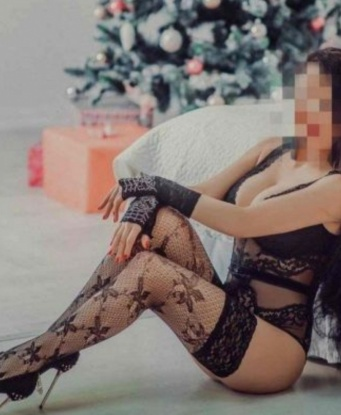 Живу в Москве, воплотим все твои мечты! У меня есть все, что тебе нужно: красивое лицо, стройное тело, обворожительные глаза и нежные губы. Ты не сможешь устоять перед моими соблазнительными формами. Я предлагаю широкий спектр услуг: классический секс, минет без презерватива, эротический массаж, секс игрушки и многое другое. Разреши мне выполнить все твои сексуальные желания и жажды. Мои клиенты говорят, что я - секс-богиня, которая источает чувственность и яркость. Доверься мне и ты не пожалеешь! Жду твоего звонка, чтобы сделать твою ночь незабываемой. 🌹💋💦🔥💥🚀 Людмила